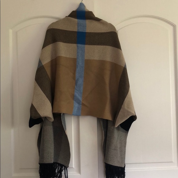 Plaid wrap sweater cape with cuffs- one size - Picture 4 of 6